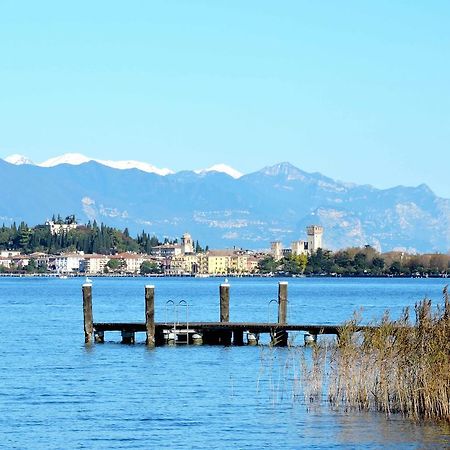 Appartamento Spiaggia Brema Sirmione Exterior photo